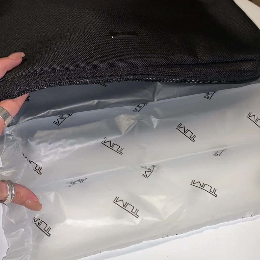 Tumi black computer case. Laptop bag travel